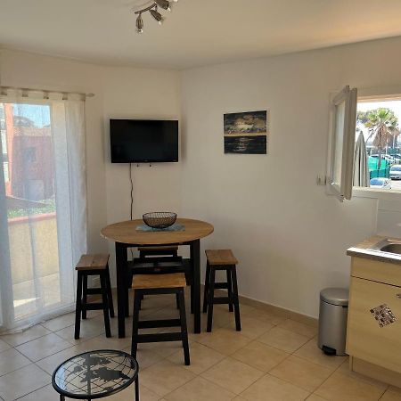 Plein Sud, Bel Appartement 20 Metres De La Plage La Capte Hyeres Exterior photo